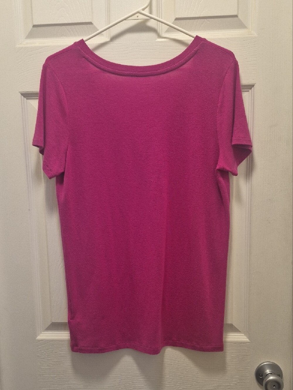 Express Raspberry Pink V-Neck Short Sleeve Tee - Picture 4 of 6